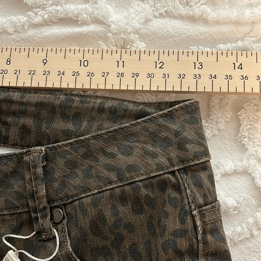 NWT 1822 Denim animal cheetah print, brown and black, skinny ankle. Size 25 (2)